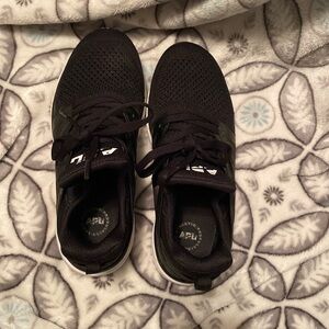 APL size 8 used but great condition